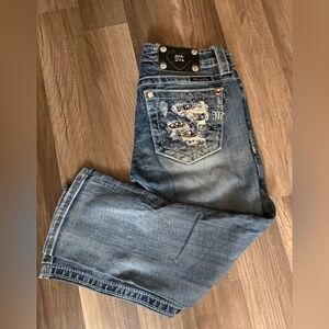 Miss Me Capri Size 27 Distressed Blue Jeans